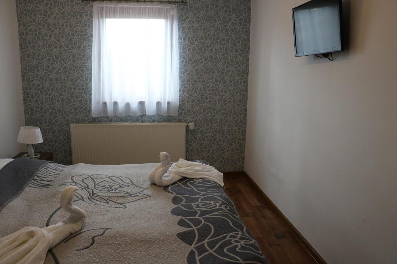 Penzion Anesis - Studia Turcianske Teplice Bagian luar foto